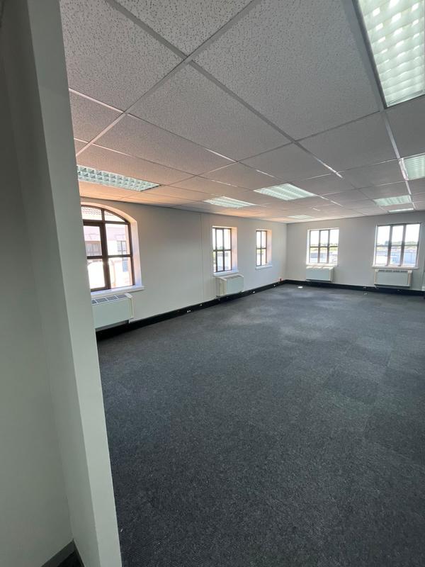 To Let Commercial Property for Rent in Newton Park Eastern Cape